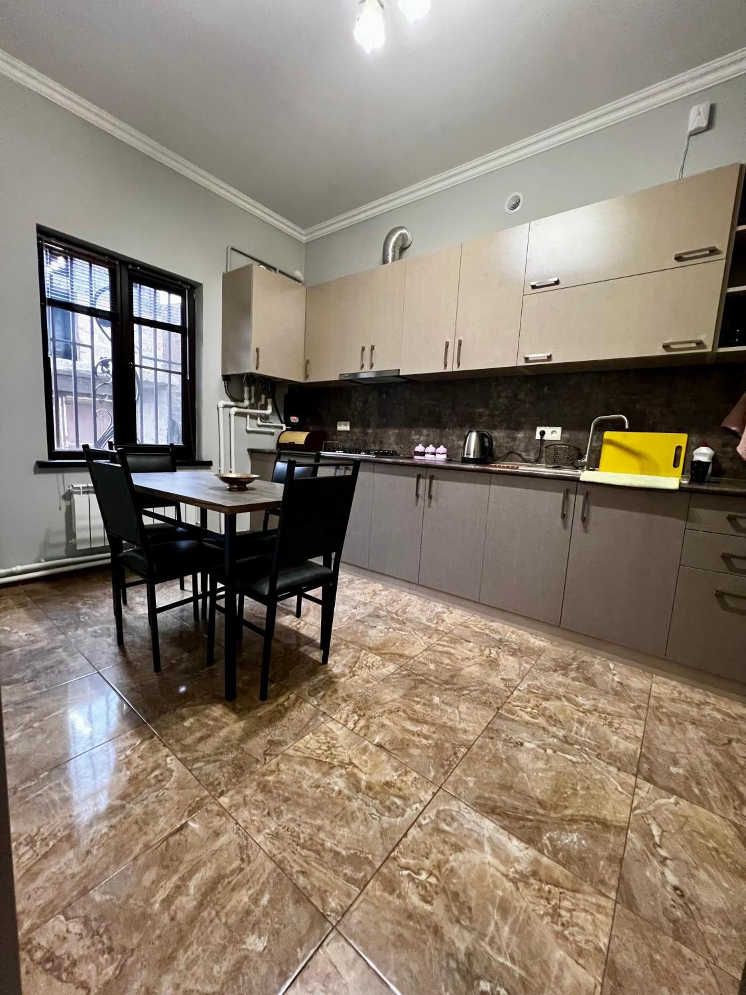 New , Comfortable 3 Bedroom House Jerevan Buitenkant foto
